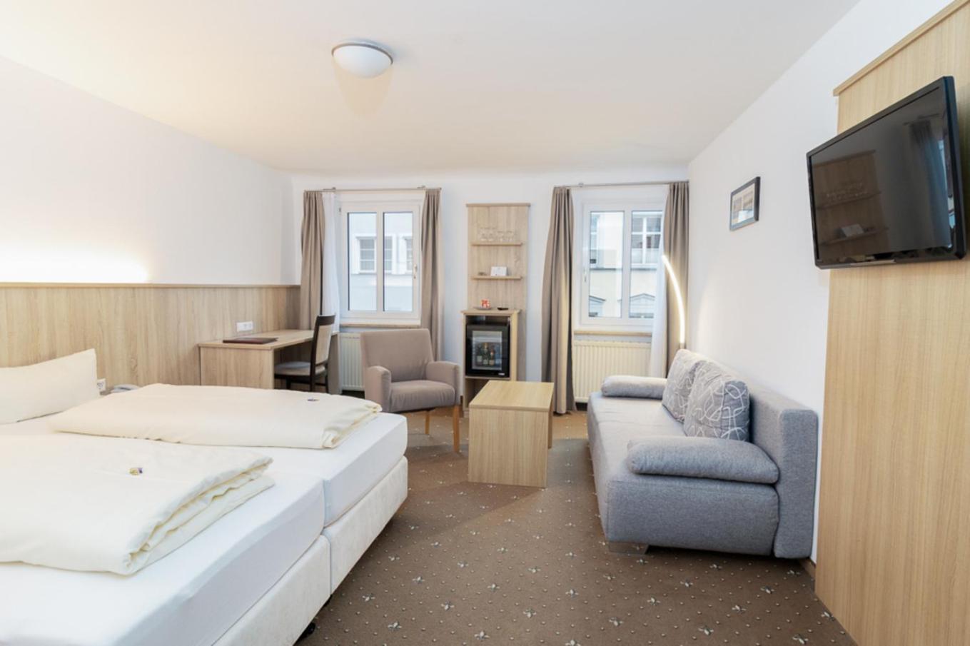 Garni Brugger Hotel 3*